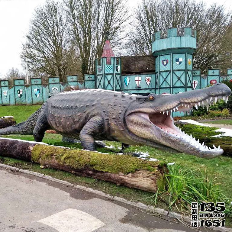 城市街道玻璃鋼仿真動(dòng)物鱷魚雕塑 城市街道玻璃鋼仿真動(dòng)物鱷魚雕塑