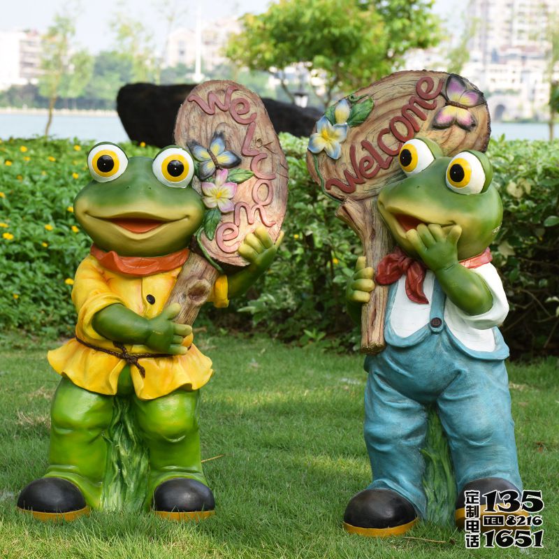 花園草坪玻璃鋼卡通兩只站立的青蛙雕塑 花園草坪玻璃鋼卡通兩只站立的青蛙雕塑