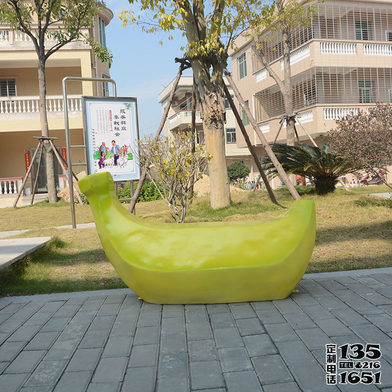 廣場創(chuàng)意玻璃鋼卡通水果香蕉雕塑 廣場創(chuàng)意玻璃鋼卡通水果香蕉雕塑