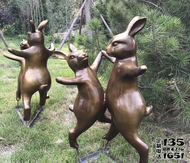 公園裝飾品擺件跳舞的玻璃鋼仿銅兔子雕塑 公園裝飾品擺件跳舞的玻璃鋼仿銅兔子雕塑