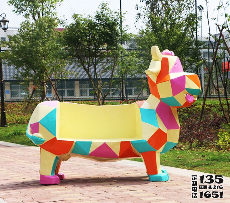 幾何塊面奶牛動(dòng)物座椅擺件 玻璃鋼雕塑卡通抽象園林景區(qū)商場(chǎng)裝飾品 幾何塊面奶牛動(dòng)物座椅擺件 玻璃鋼雕塑卡通抽象園林景區(qū)商場(chǎng)裝飾品